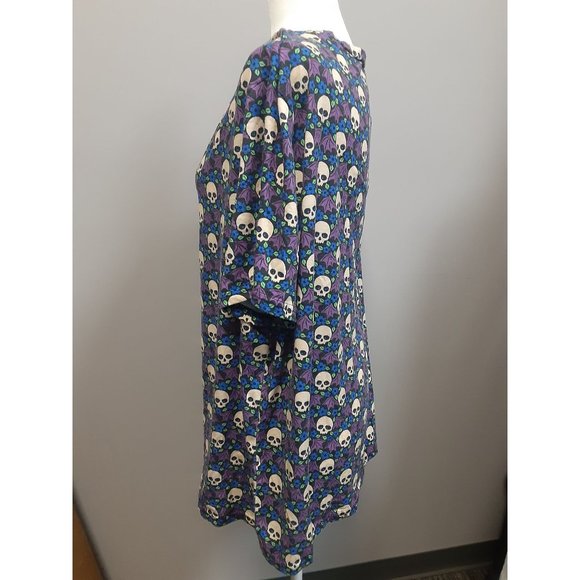 Shein Curvy Short Sleeve Shirt Skull Bat Wings design Size 2X - Picture 2 of 7